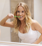 come lavare bene i denti